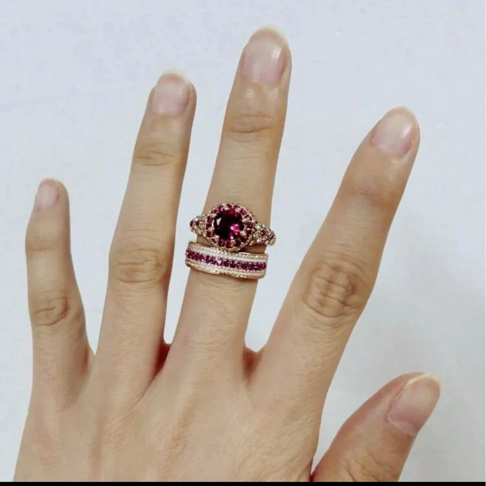 Red Pink Crystal Gold Tone Bridal‎ Ring Set Costume Jewelry Size 7
